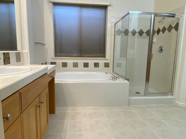 Building Photo - Immaculate home in West Roseville! Please no pets