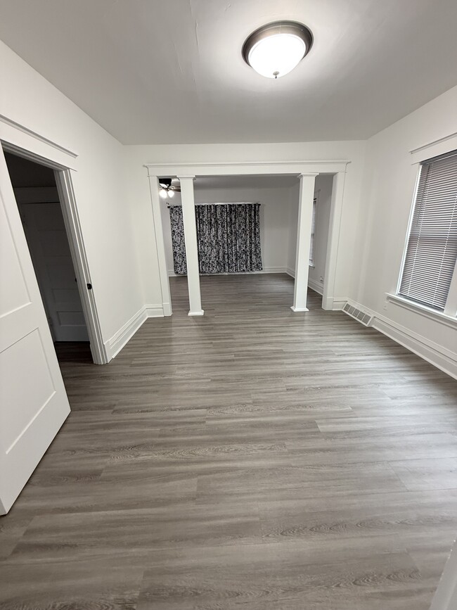 Building Photo - 705 SW 2nd Ave