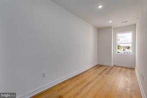 Building Photo - 1222 W Silver St