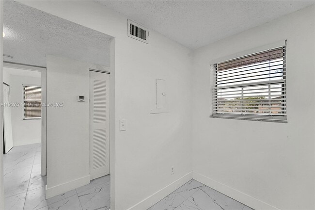 Building Photo - 737 NW 103rd Terrace