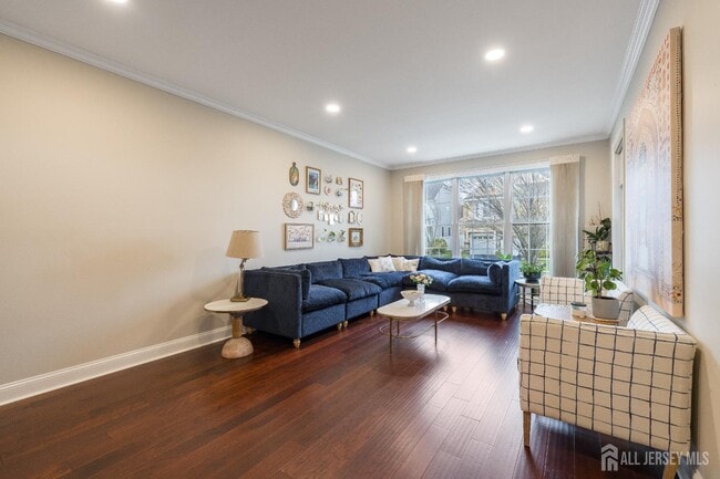 Building Photo - 2 Spinnaker Dr