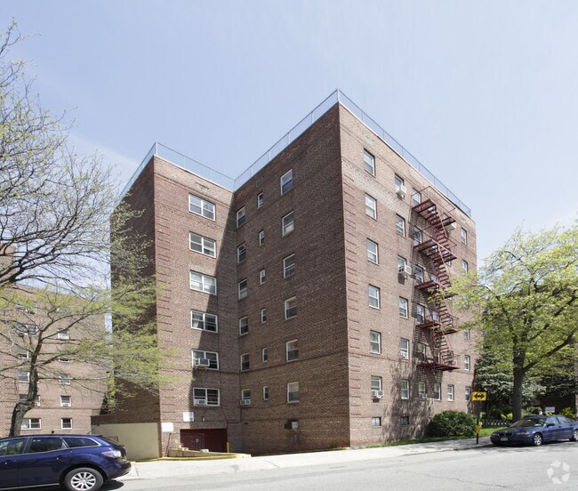 Primary Photo - The Martinique