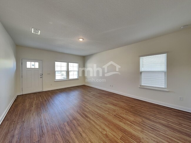 Building Photo - 3132 Creek Village Ln