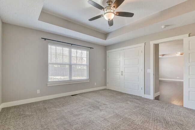 Building Photo - 343 Holts Lake Dr