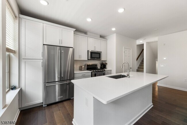 Building Photo - 89 Robeson St