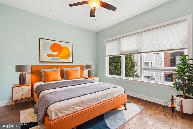 Building Photo - 719 E Thompson St