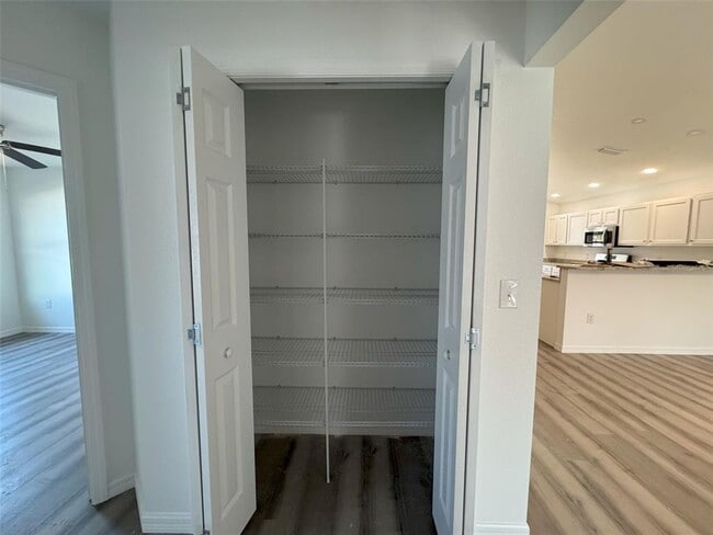 Building Photo - 8850 E Ogden Ln