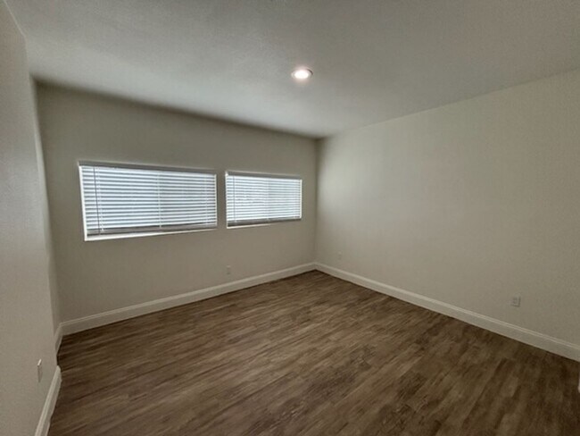 Building Photo - 5704 Wisteria Dr