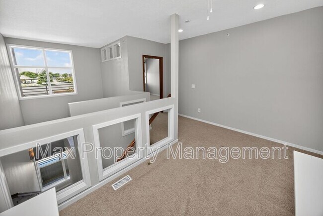 Building Photo - 640 S 50th St