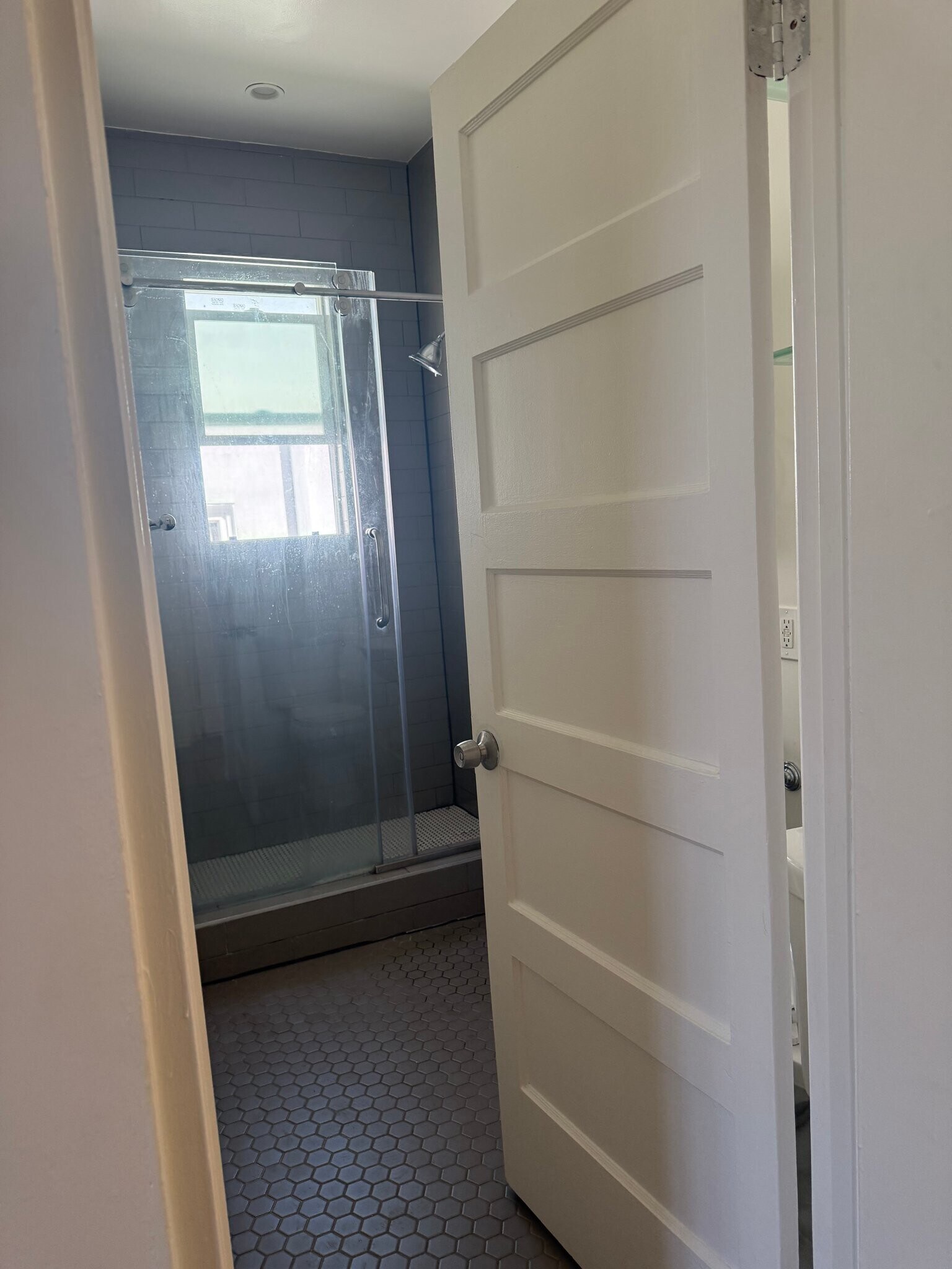 Building Photo - 1114 N Poinsettia Pl