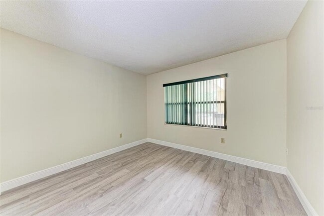Building Photo - 425 30th Ave W