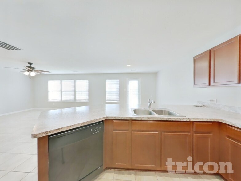 Building Photo - 5342 Castle Discordia St