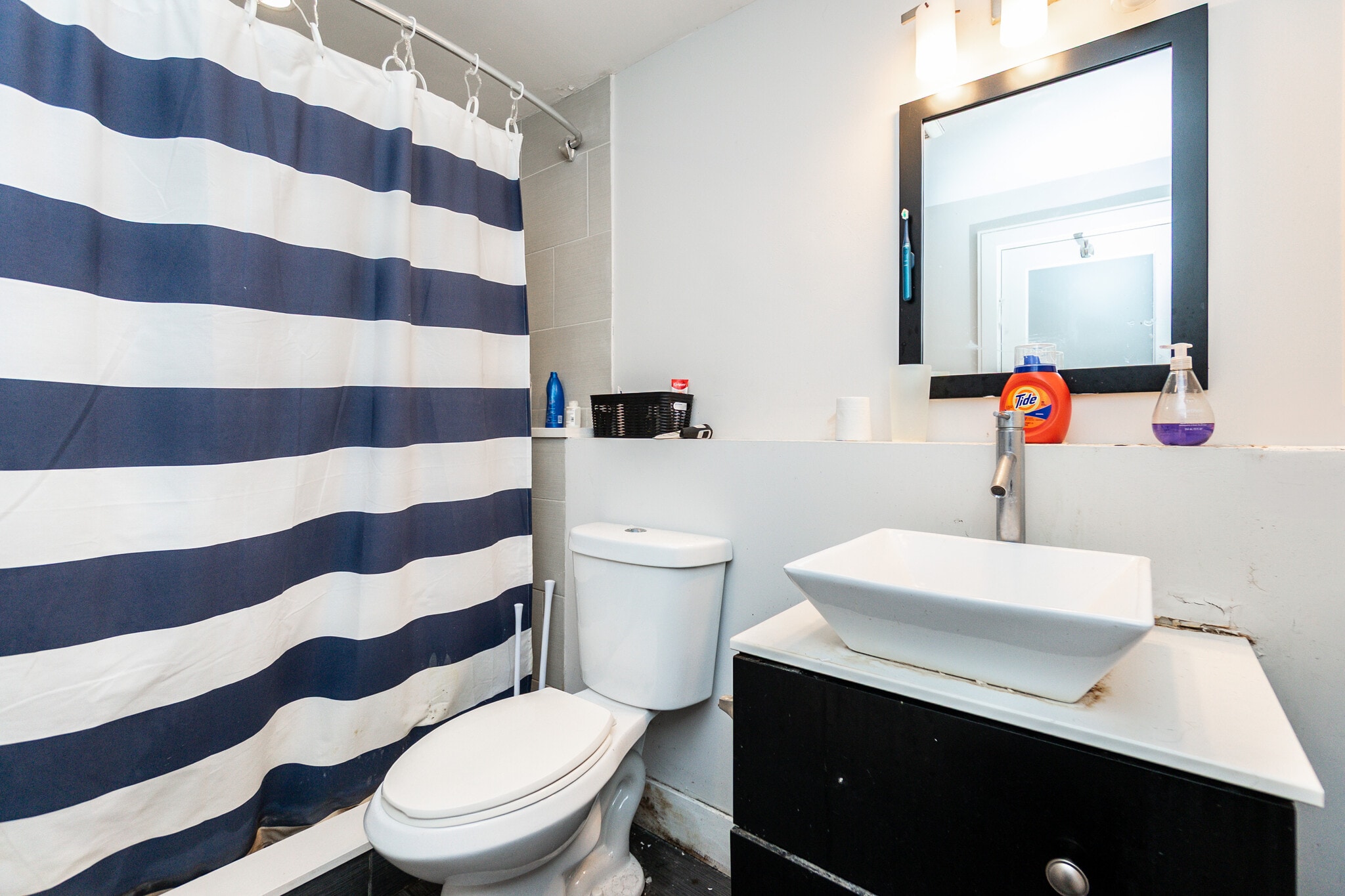 Building Photo - 78 Forest St