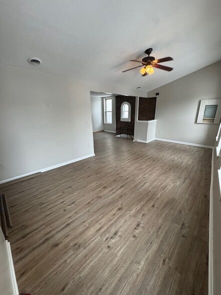 Building Photo - 487 South Ave