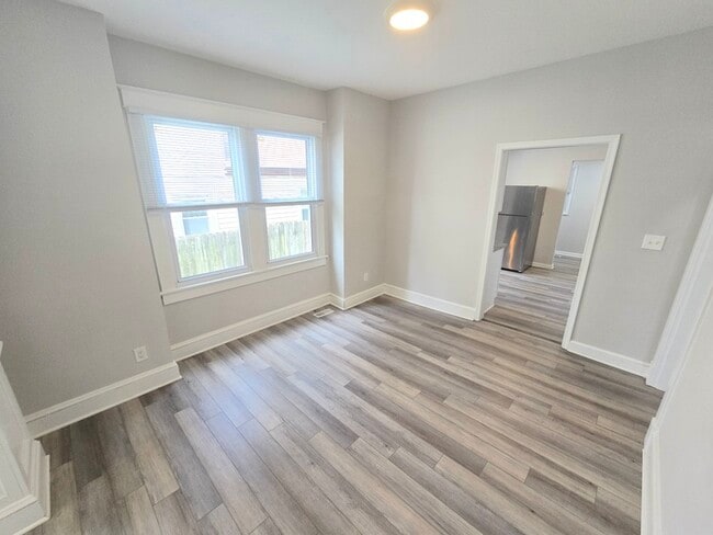 Building Photo - RENOVATED 3 BEDROOM HOME FOR RENT IN OAKWO...