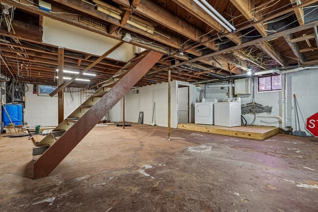 Building Photo - 68 Valley Rd