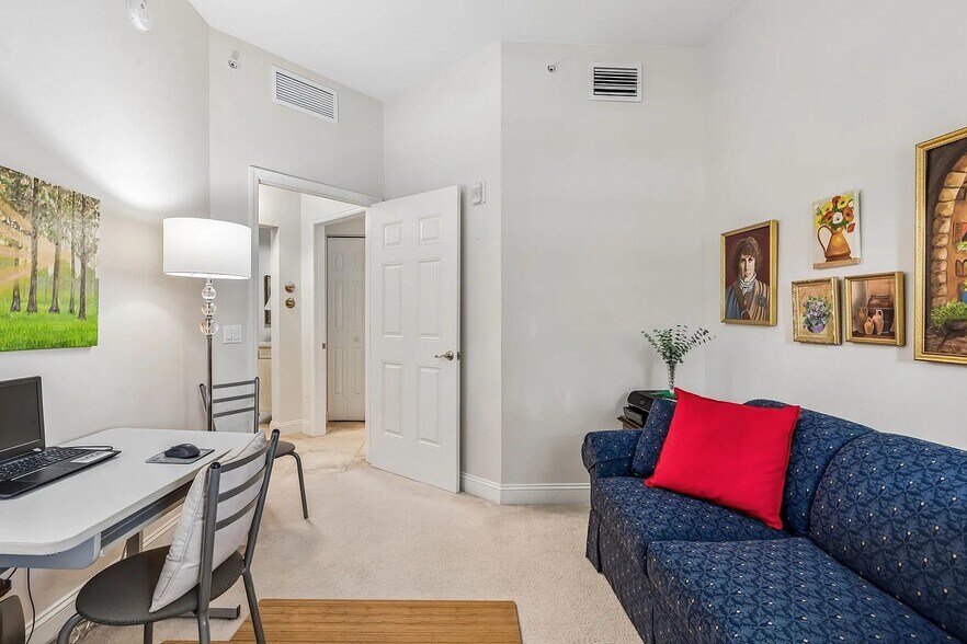 Building Photo - 7702 Lake Vista Ct