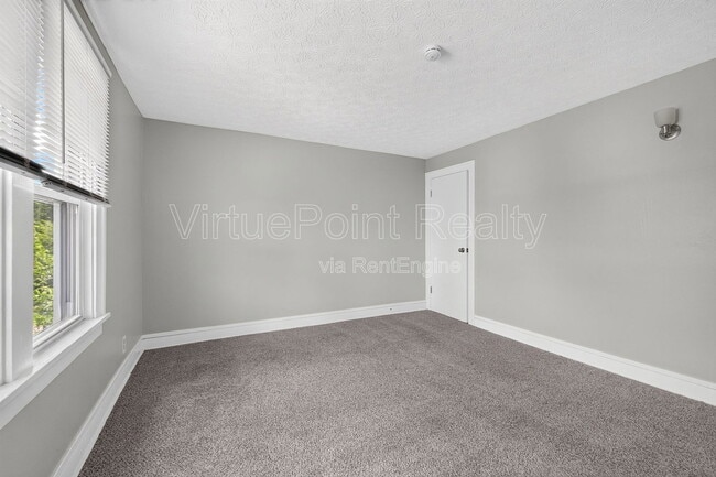 Building Photo - 329 S Wayne Ave