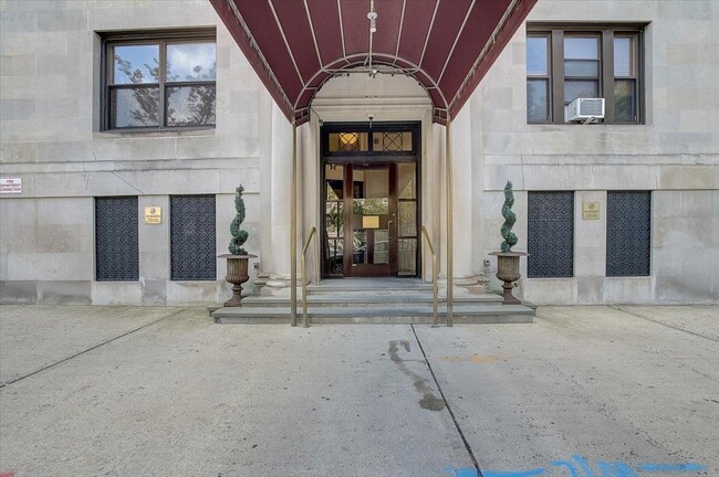 Building Photo - 2600 John F. Kennedy Blvd