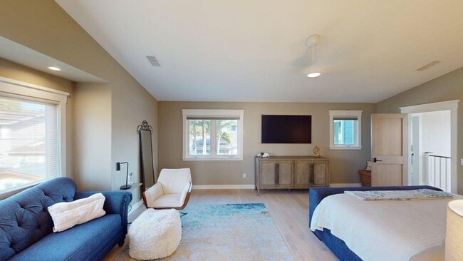 Building Photo - Beautifully Designed Country Club Home Offered July and August 2026