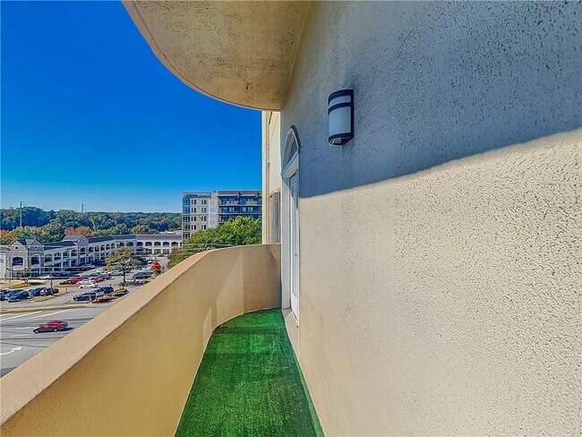 Building Photo - 2161 Peachtree Rd