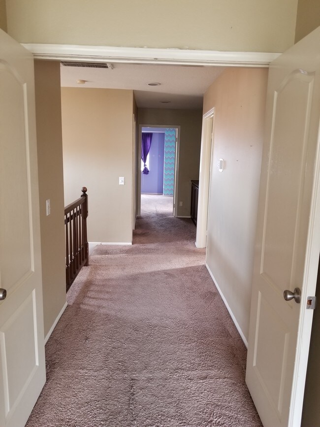 upstairs hallway - 19945 Eagle Ridge Ln