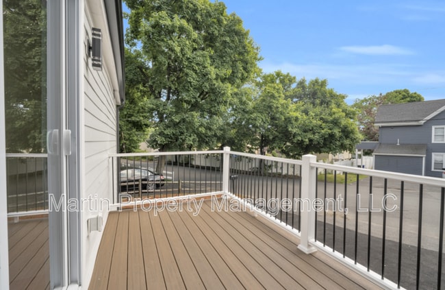 Building Photo - 1 Rockingham Ave