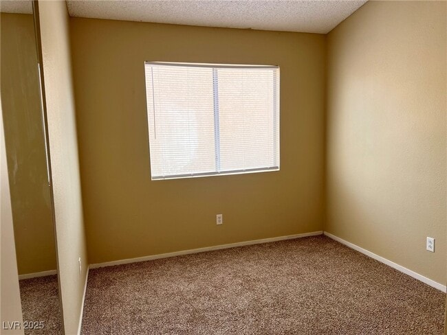 Building Photo - 837 Brahma Ln