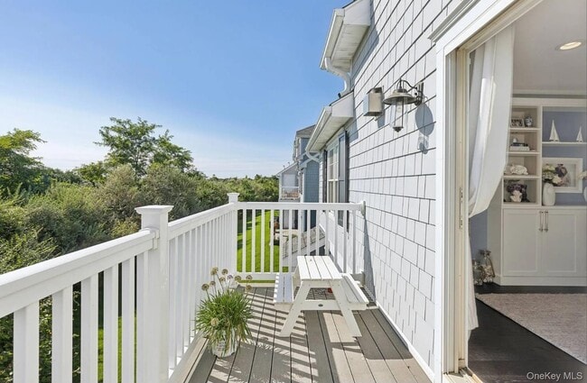 Building Photo - 34 Village Green Dr