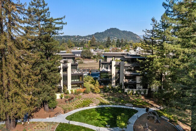 Building Photo - 171 Sawmill Cir