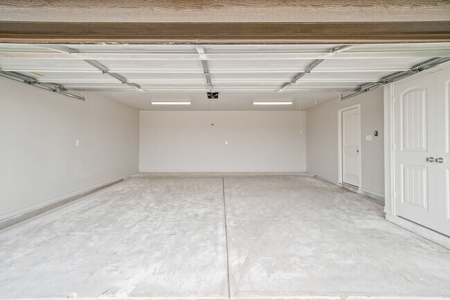 Building Photo - 8907 N County Rd 3200