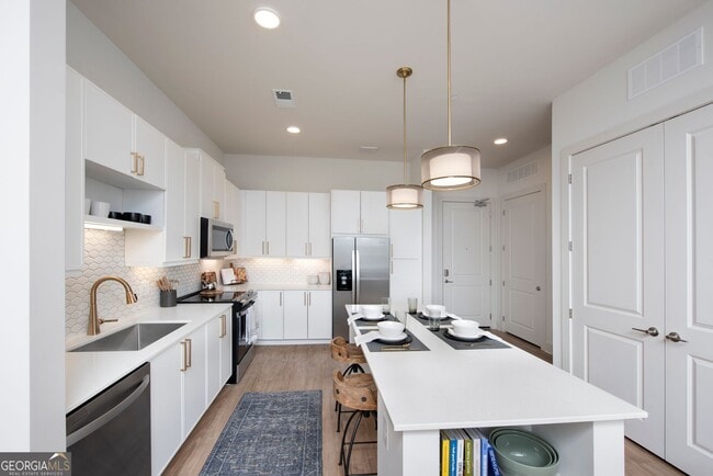 Building Photo - 525 Sawnee Vlg Blvd