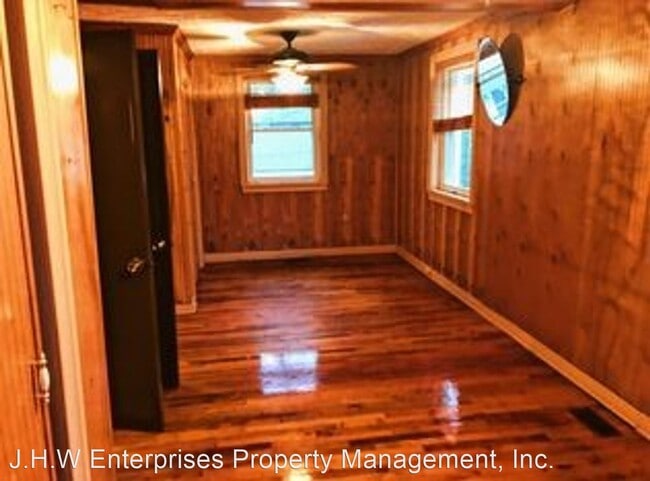 Building Photo - 3 br, 1 bath House - 2418 1/2 Laurel St.
