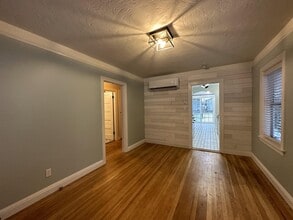 Building Photo - 608 Neal St