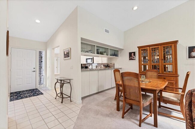 Building Photo - 3946 Wilshire Cir E