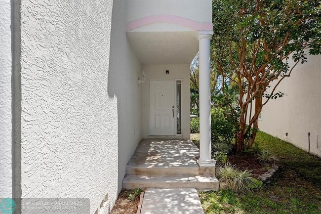 Building Photo - 4565 Purdue Dr