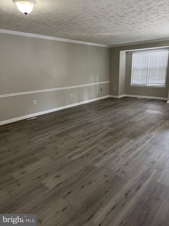 Building Photo - 405 Park Cove Dr