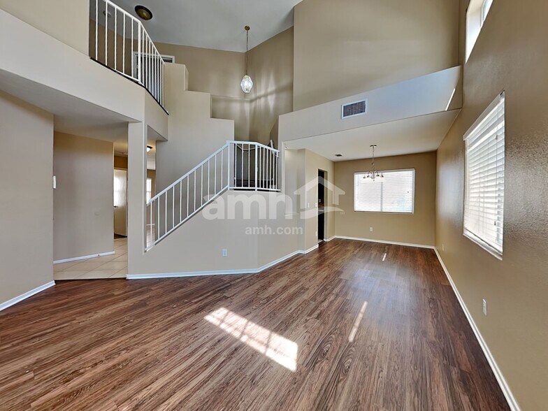 Building Photo - 7400 Fencerow St