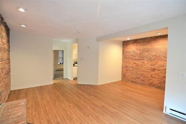 Building Photo - 67 St Germain St