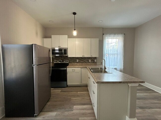 Building Photo - 19-21 S. Van Lear St.