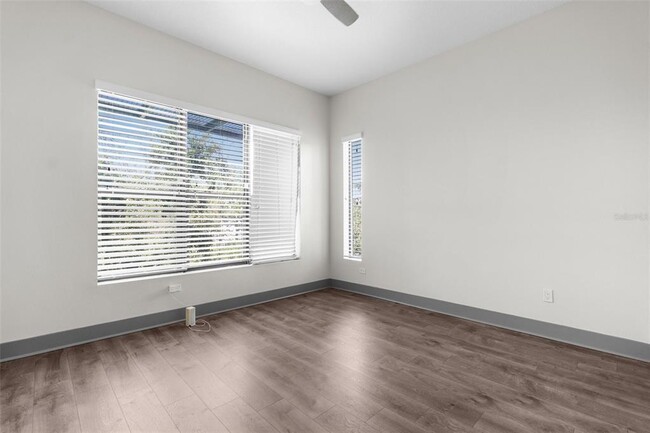 Building Photo - 4810 W McElroy Ave