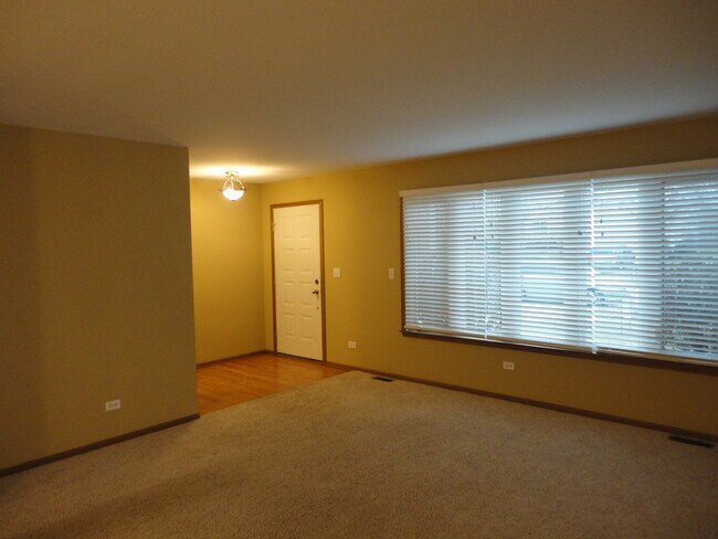 Building Photo - 5213 Aladdin Ct