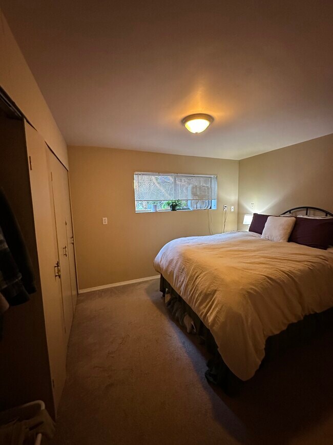 Building Photo - 520 Olympic Ave