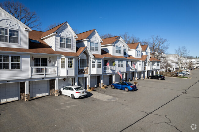 Building Photo - Willow Walk Condos