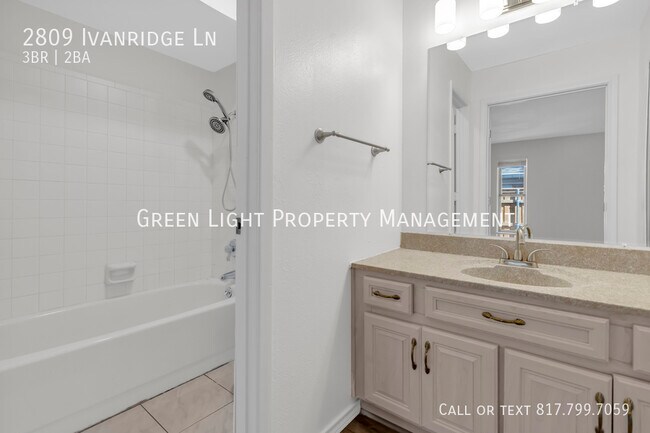 Building Photo - 2809 Ivanridge Ln