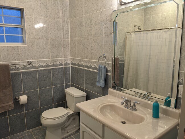 Building Photo - 105 Flathead Lake Dr