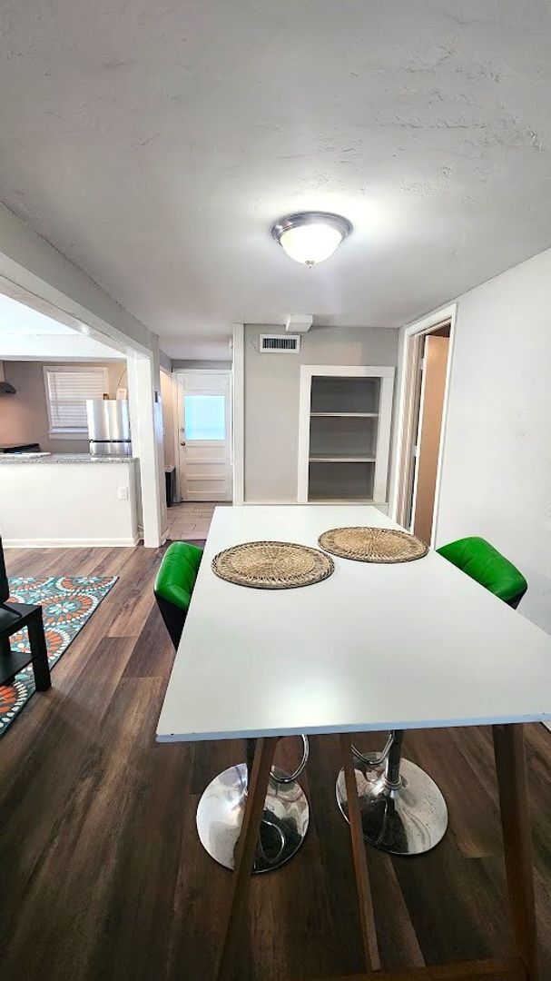 Building Photo - Furnished 1 Bed 1 Bath Apt in Linwood Place Add NW OKC