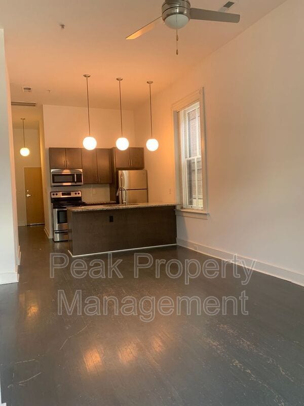 Building Photo - 1311 Hull St