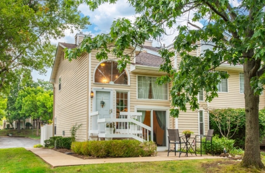 Primary Photo - 34 Fieldstone Rd