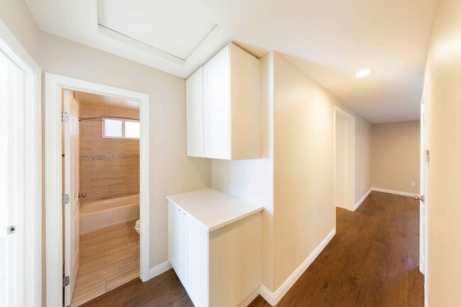 Building Photo - Remodeled 3-bedroom, 1-bath, Single-Level Home Located in a Quiet Neighborhood.